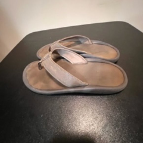 Olukai Ohana size 10 brown flipflop